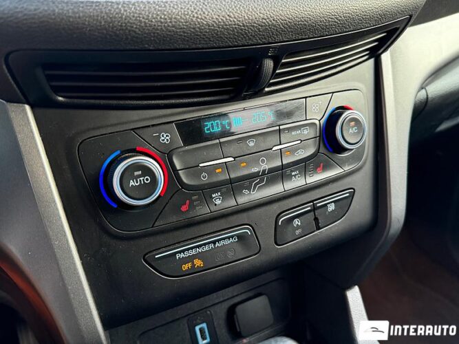 Ford Escape 42 interauto-car