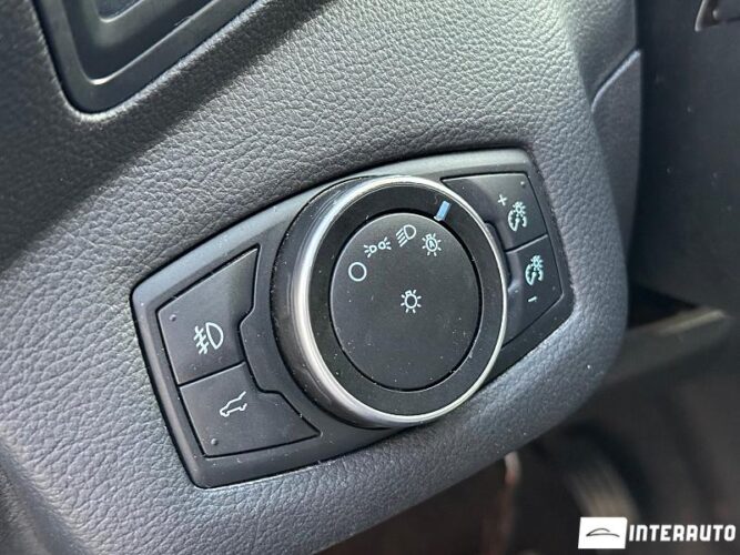 Ford Escape 44 interauto-car