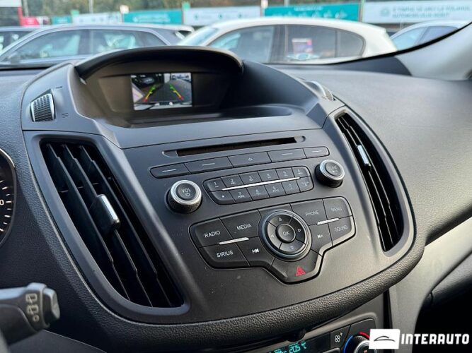 Ford Escape 41 interauto-car