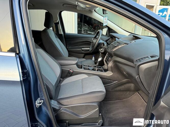 Ford Escape 48 interauto-car