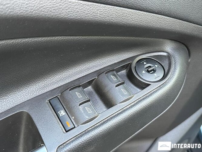 Ford Escape 45 interauto-car