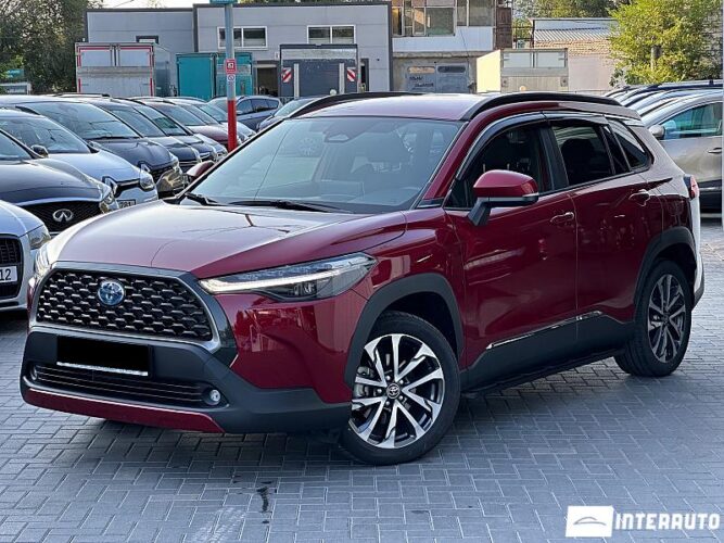 Toyota Corolla Cross 2022 doar la InterAuto