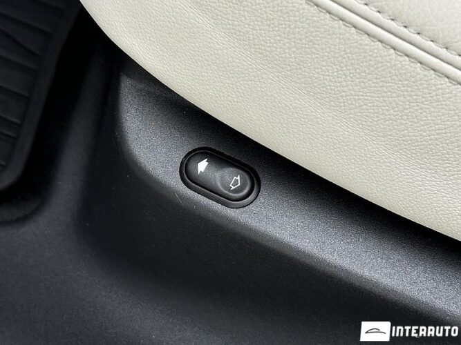 Land Rover Range Rover Velar 52 interauto-car