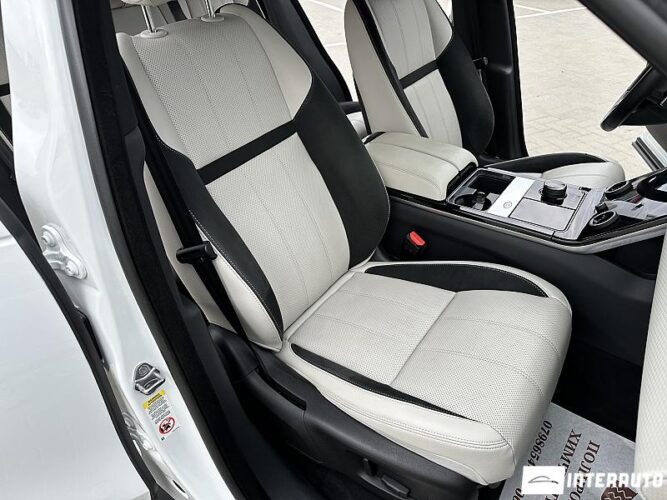 Land Rover Range Rover Velar 56 interauto-car