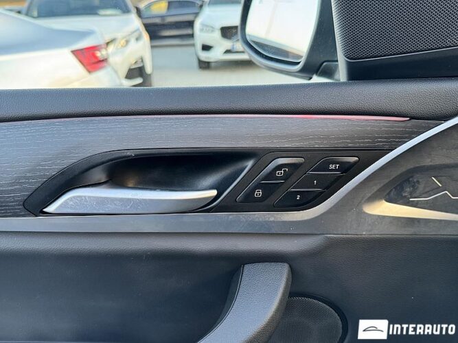 BMW X3 3.0i 62 interauto-car