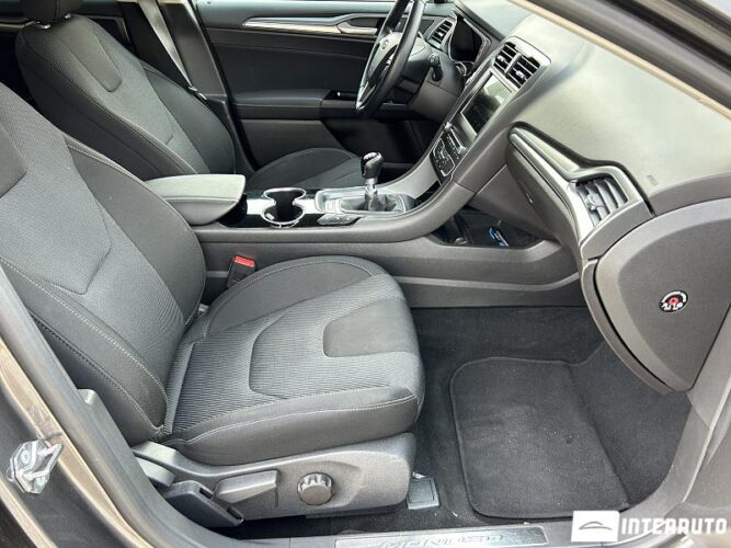 Ford Mondeo 47 interauto-car