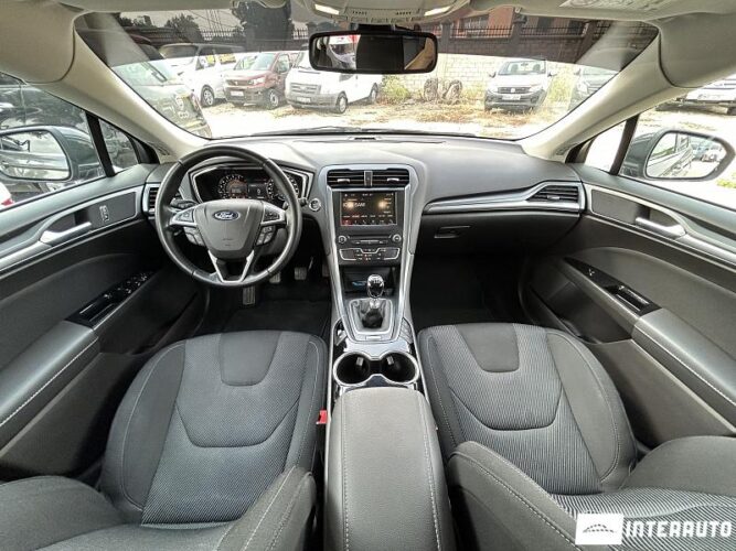 Ford Mondeo 40 interauto-car