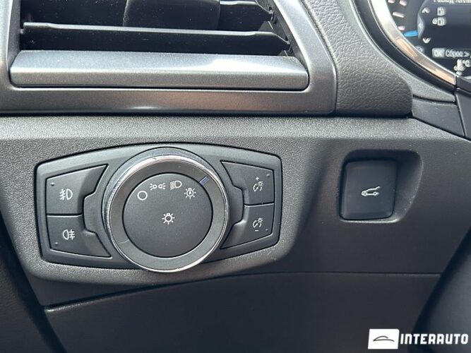 Ford Mondeo 41 interauto-car