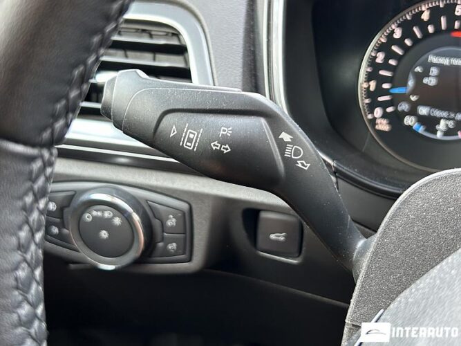 Ford Mondeo 43 interauto-car