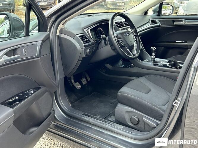 Ford Mondeo 37 interauto-car