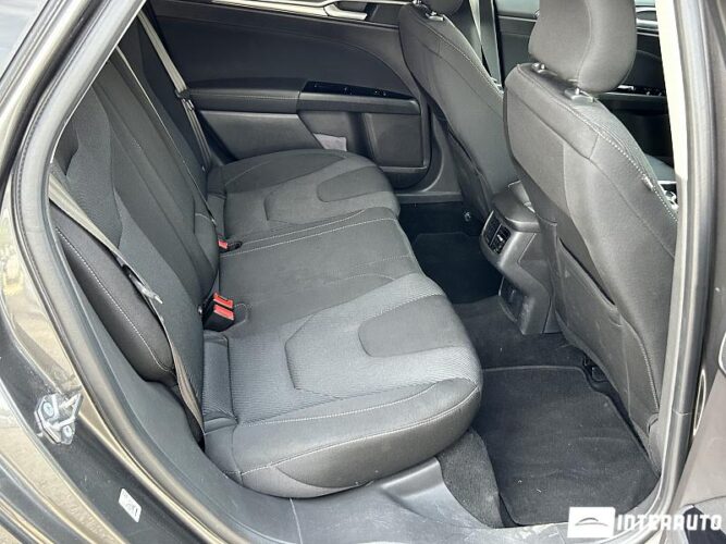 Ford Mondeo 49 interauto-car