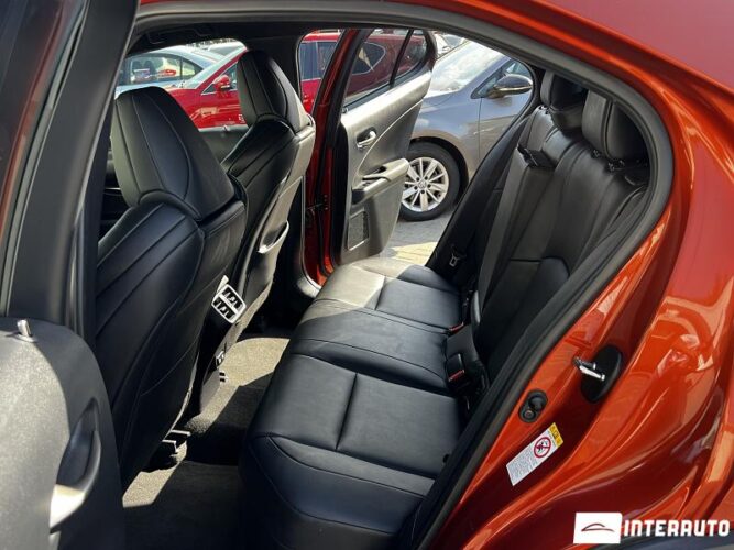 Lexus UX 200 50 interauto-car