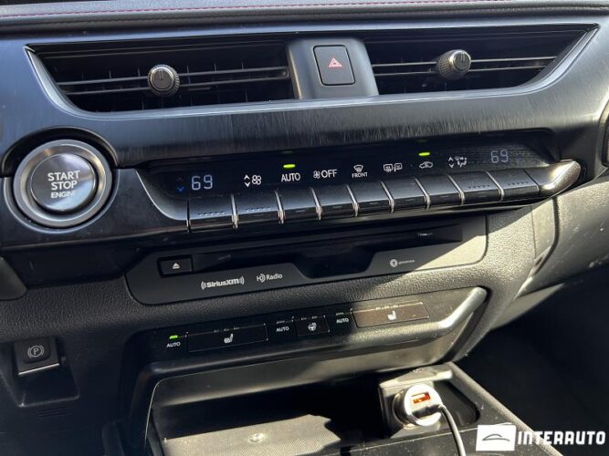 Lexus UX 200 45 interauto-car