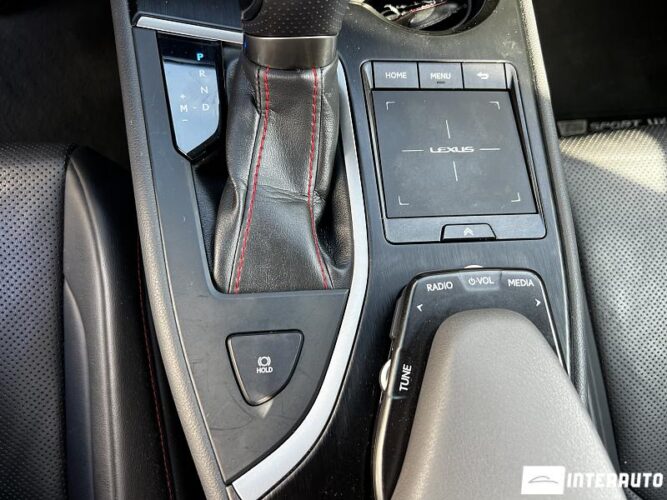 Lexus UX 200 46 interauto-car