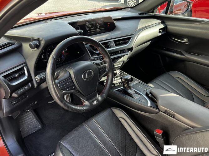 Lexus UX 200 40 interauto-car