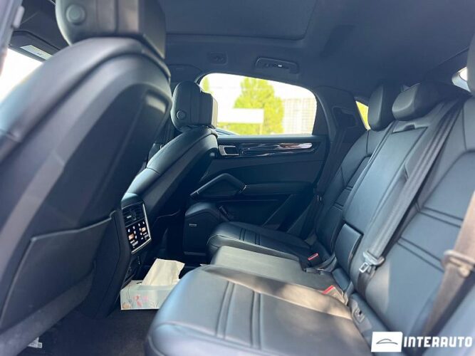 Porsche Cayenne Coupe 45 interauto-car
