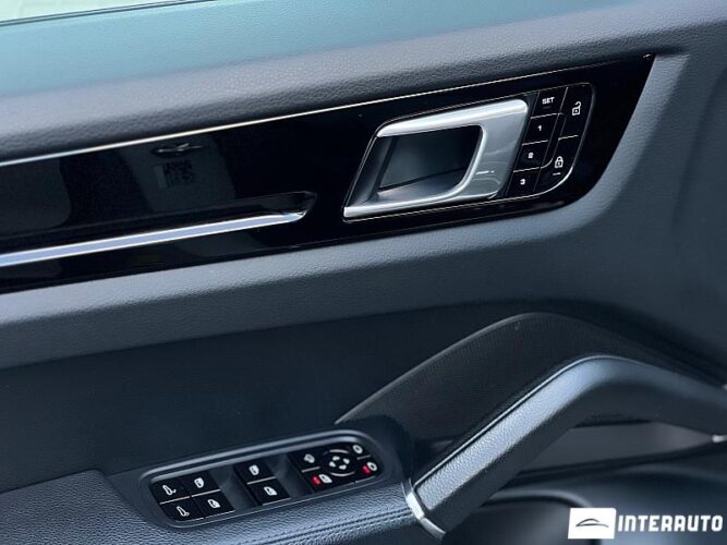 Porsche Cayenne Coupe 36 interauto-car