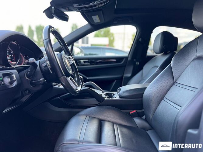 Porsche Cayenne Coupe 40 interauto-car