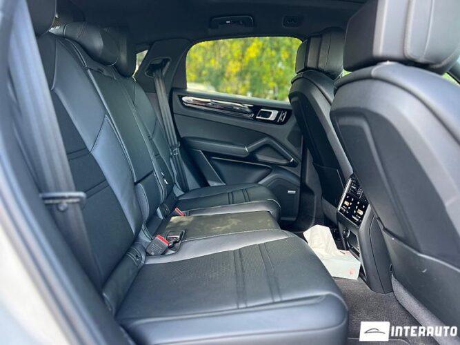 Porsche Cayenne Coupe 47 interauto-car