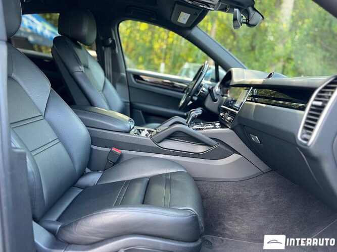 Porsche Cayenne Coupe 44 interauto-car