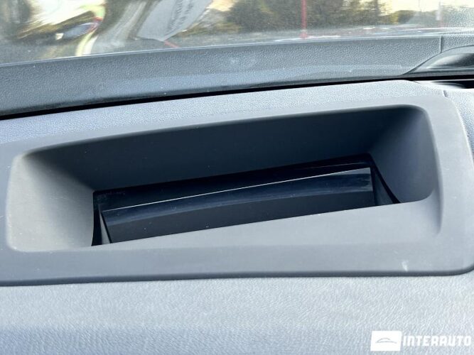 BMW X4 2.0D 47 interauto-car