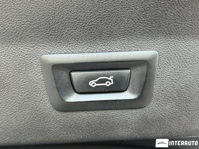 BMW X4 2.0D 53 interauto-car