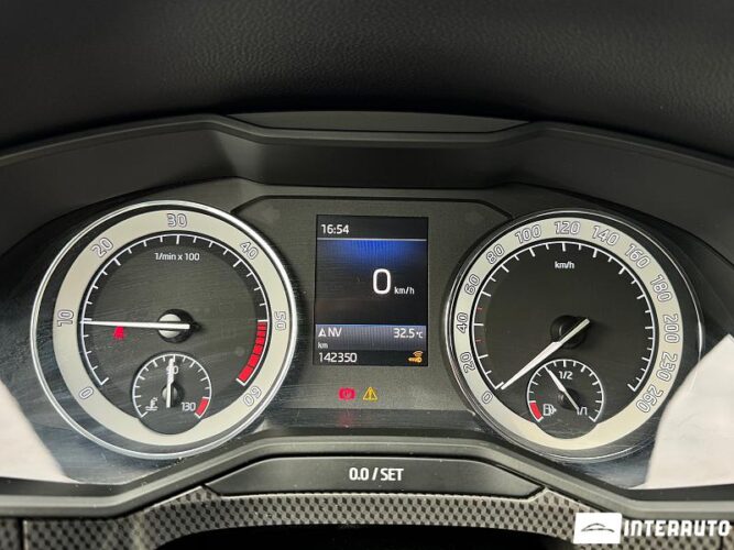 Skoda Superb 41 interauto-car