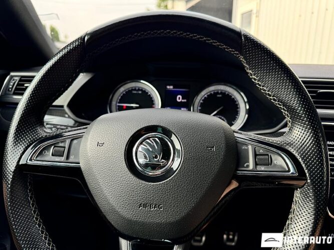 Skoda Superb 40 interauto-car