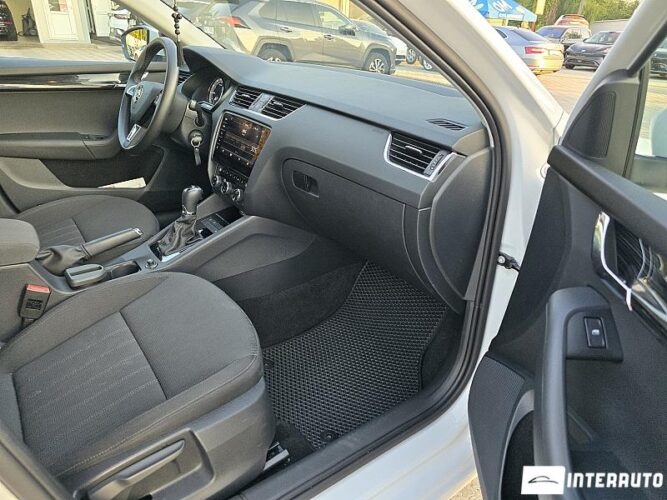 Skoda Octavia 40 interauto-car