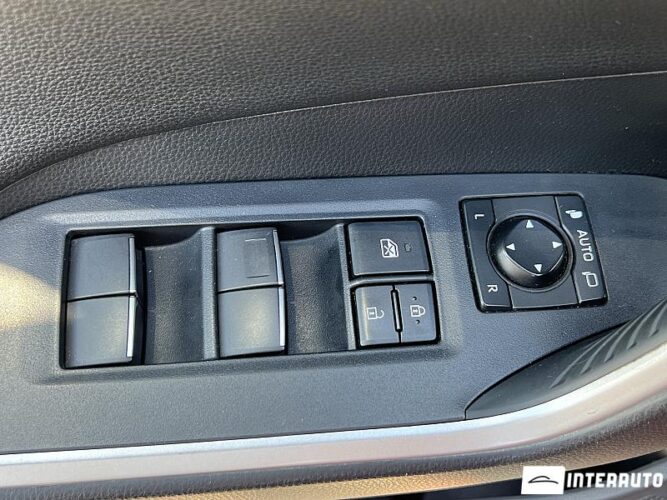 Toyota Rav-4 42 interauto-car