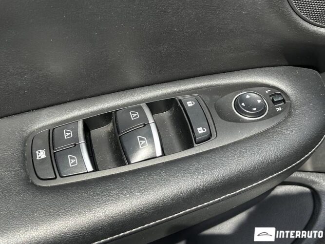 Infiniti QX50 42 interauto-car