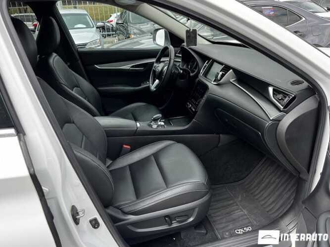 Infiniti QX50 34 interauto-car