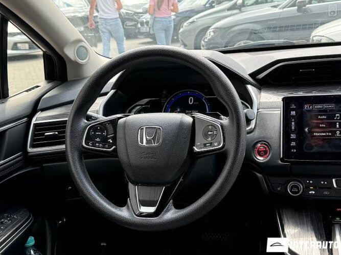 Honda Clarity 36 interauto-car