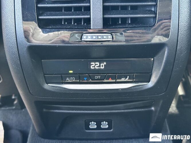 BMW X3 2.0D 54 interauto-car