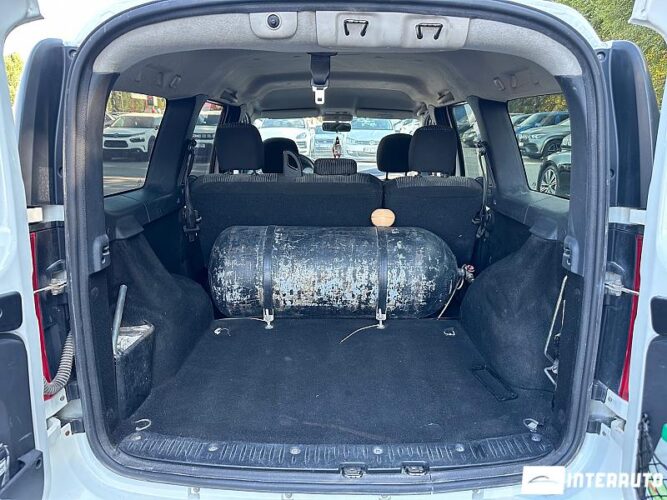 Dacia Logan MCV 39 interauto-car