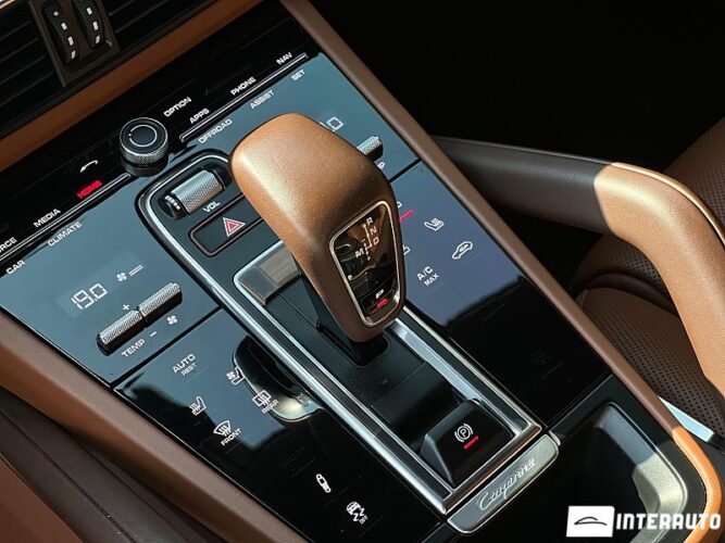 Porsche Cayenne Turbo 42 interauto-car