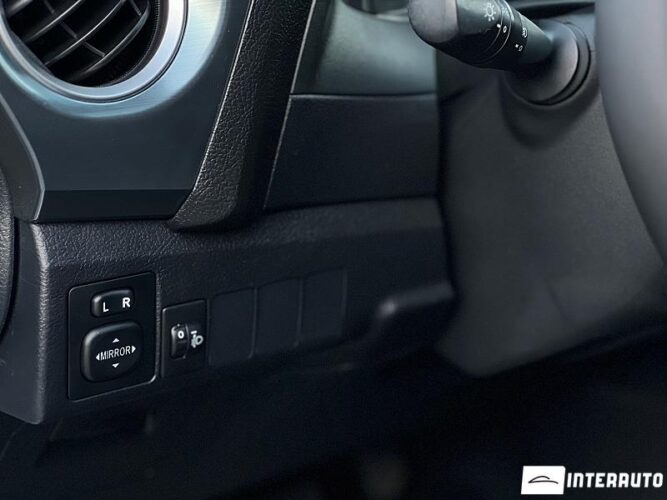 Toyota Auris 38 interauto-car