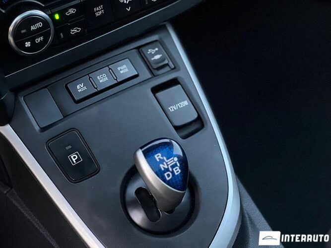 Toyota Auris 44 interauto-car