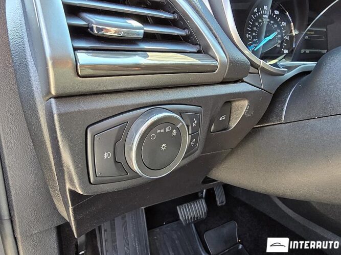 Ford Fusion 34 interauto-car