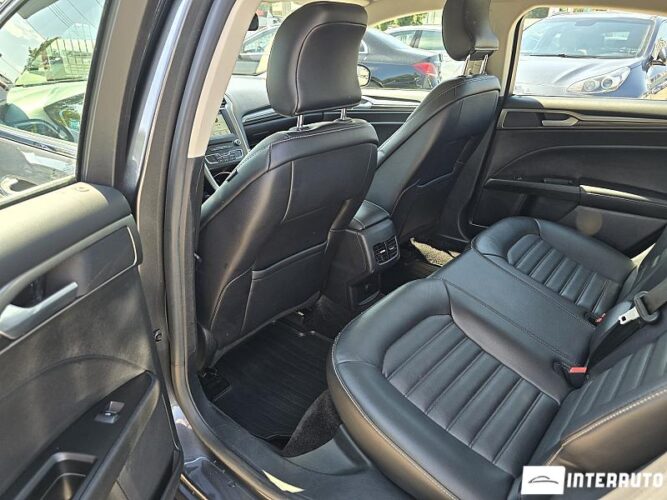 Ford Fusion 41 interauto-car
