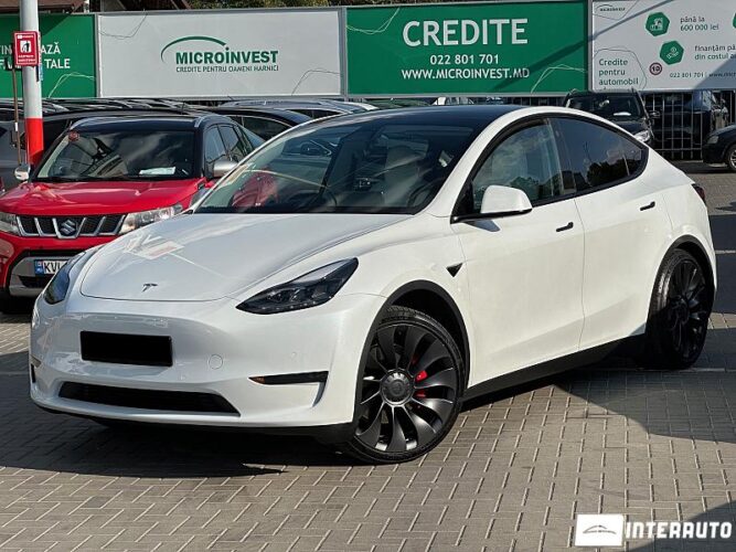 Tesla Model Y 30 interauto-car