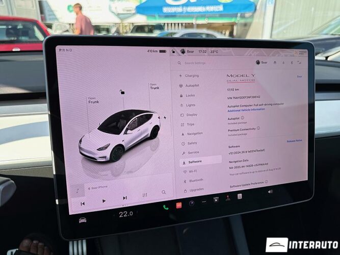 Tesla Model Y 39 interauto-car