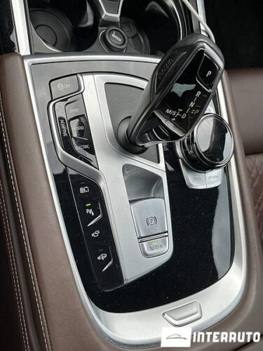 BMW 745e Plug-in hybrid 47 interauto-car