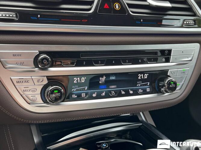 BMW 745e Plug-in hybrid 46 interauto-car