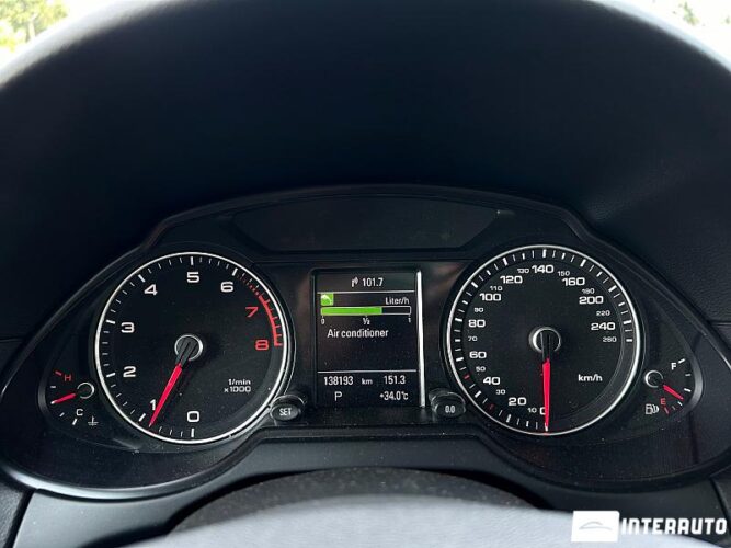 Audi Q5 43 interauto-car