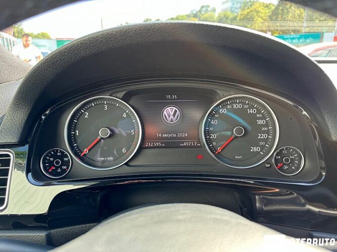 Volkswagen Touareg 37 interauto-car