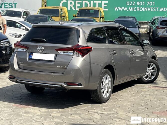 Toyota Auris 31 interauto-car