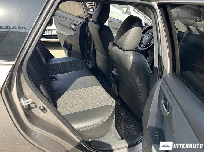 Toyota Auris 43 interauto-car