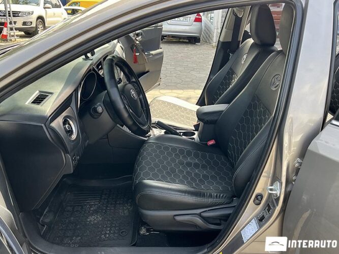 Toyota Auris 34 interauto-car