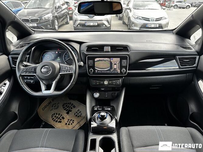 Nissan Leaf 38 interauto-car